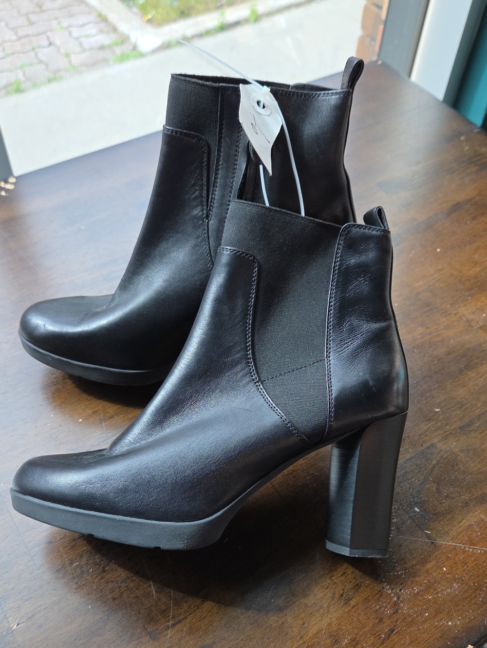 Geox Size 10 Black Leather Block-Heel Ankle Boots - Women NEW